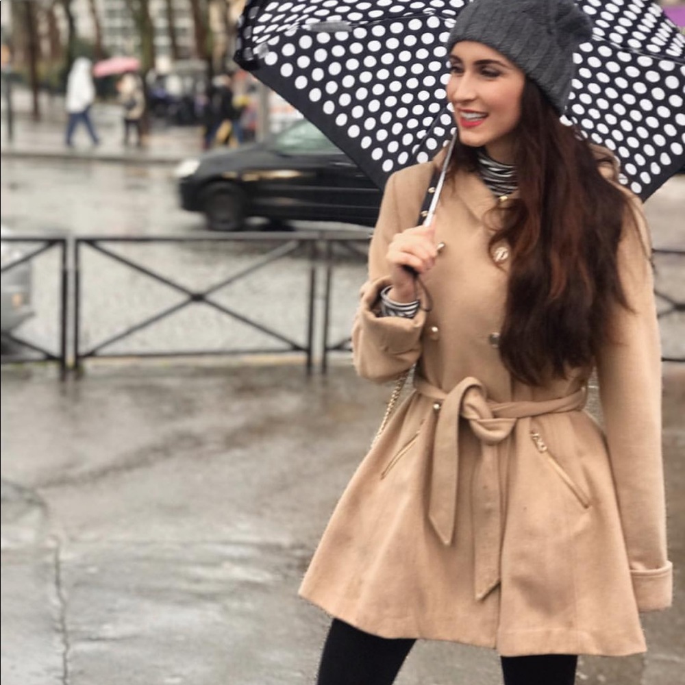 Jessica Simpson beige coat